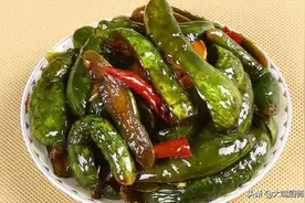 腌黄瓜，别直接加盐杀水，教你3招，酸辣爽脆味道香，放半年不坏图片