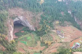 武隆大山中发现一天坑，5户人家祖辈在此生活500年，为何不愿搬家图片