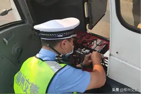 最美四月天 暖心交警 暖心故事~图片