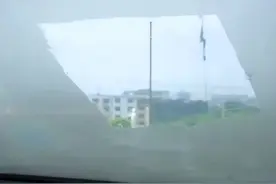 车窗起雾？别用手擦，试试这招！图片