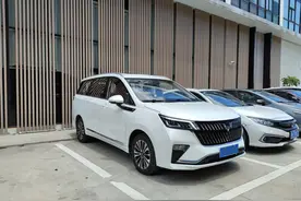 亲民的大七座，6.88万起售，进店体验五菱佳辰，跟丰田一样耐开？图片