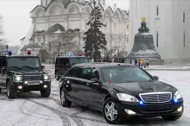 普京的专车有多牛？耗资2亿美元量身打造，顶级防弹甚至能隐身？图片