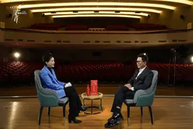 《杨澜访谈录》对话吴刚：学会观察生活对演员来说很重要图片