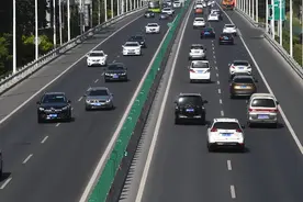 超速20%内不再扣分！高速限速120，汽车开到140到底算不算违章？图片