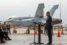 美国打出险牌，或将允许澳援乌41架F/A-18战机！对俄十分不利图片