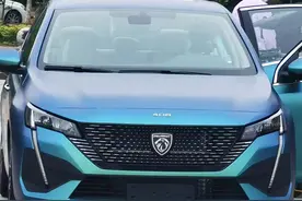 新车｜内外升级大，硬刚速腾、卡罗拉，全新标致408实车谍照曝光图片