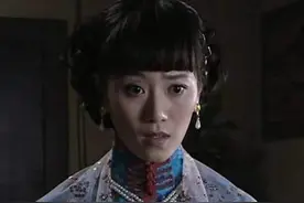 《潜伏》马奎，躲在橱柜里的洪秘书，知道马奎和妻子的很多秘密图片