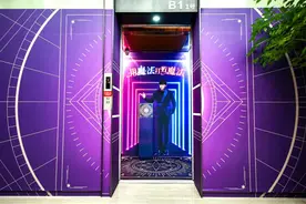 闪送把电梯整个都包了！携手新潮传媒“一对一急送”助力职场人生图片