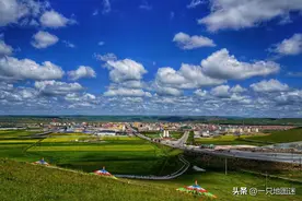 地级行政区的政府驻地不在市区，不在县里，而在小镇上，全国唯一图片