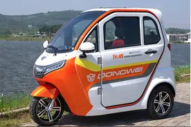 2款全封闭式三轮车，价格1万元起，能跑100公里，适合代步和接娃图片