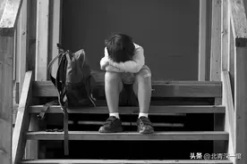 一个妈妈的反校园暴力“战斗”：儿子被7个同学围殴，给予打人者处分是底线图片