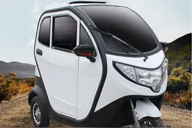 2款带冷暖空调的电动三轮车，夏天出行更舒适，续航有120~180公里图片