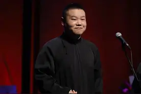 “消费”吴彦祖，调侃小助理，岳云鹏的大智若愚有难得的自知之明图片