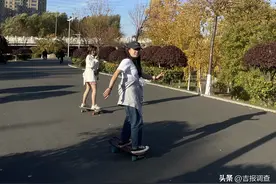 运动中的自我挑战！滑板运动火出圈儿，你体验过吗？图片