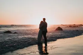 故事：告白被拒后她不再纠缠，男神却找上门：“为什么躲着我”图片