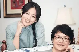 小姨是影后、姨夫是导演、母亲是金牌经纪人，可她却只想谈恋爱图片