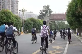 山地车需要安装挡泥板和后货架吗？图片