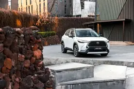 可盐可甜的卡罗拉锐放，是你钟意的吗？图片