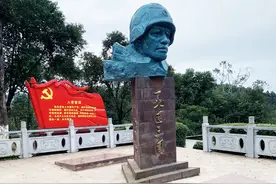 一眼望三国 时刻准备着图片