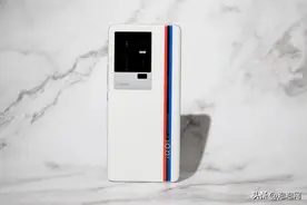 iQOO 11评测：旗舰双芯搭配2K 144Hz直屏，电竞体验再突破图片