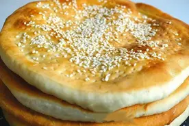 懒人烤馕，做法简单味道超棒，外香里软越嚼越过瘾，比馒头好吃图片