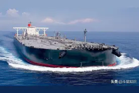 废弃巨型油轮漂泊7年，价值8000万美元原油，成为海上不定时炸弹图片