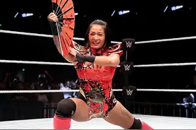 首位中国摔跤手女将李霞：身材健硕，大腿纹身成标志，获名宿认可图片