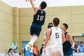 杜锋喜出望外！广东大胜上海男篮42分，宏远“三剑客”狂砍47分图片