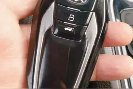 车钥匙怎么换电池？图片