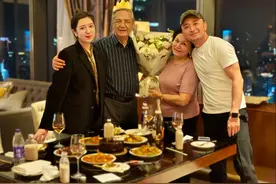 尼格买提罕晒全家福，学霸侄女肤白貌美颜值惊艳，撞脸韩星朴信惠图片