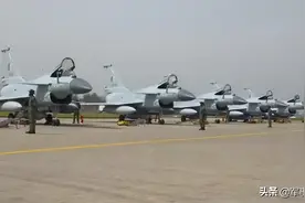 恼羞成怒，巴接收歼10C第二天，美议员就提案：要让巴铁弹尽粮绝图片