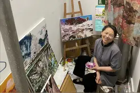 她们50岁后开始学画画：好像重新活了一次图片
