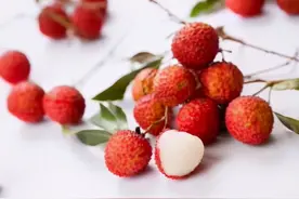 水果并非吃得越多越好，怀孕期间少贪嘴，否则自己遭罪还伤胎图片