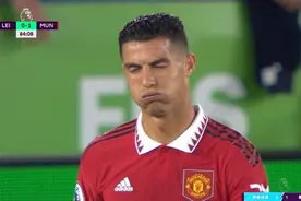 英超令人催泪一幕！37岁C罗仍能倒挂金钩，险些复制欧冠神作图片