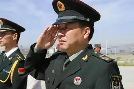 老兵你知道历史上当兵多少年吗？有哪些军衔？不了解白当一回兵图片