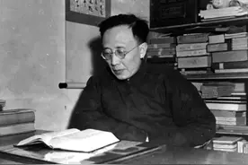 郭沫若写了一首词，气势十足，毛主席和了一首，气势更足图片