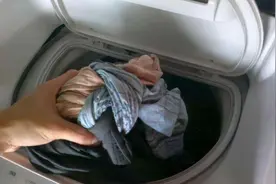 洗衣机有个“隐藏开关”！打开后，脏水“哗哗流”，建议收藏图片