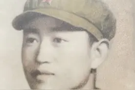 了不起的退役军人丨71岁退伍老兵“说唱”15年，这首歌，请加入你的年度歌单图片