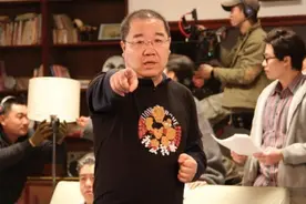 英达：三婚娶小8岁梁欢，今小儿子英如镝为国争光，他是我的骄傲图片