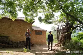 7旬大叔隐居大山之巅30多年，方圆几十里无人，看生活成啥样图片