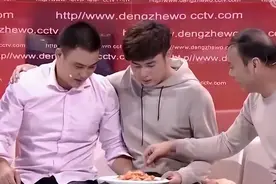 儿子被拐俩女儿去世，父母承包七百亩虾塘寻儿，认亲现场众人泪目图片