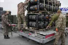 巴基斯坦紧跟美国步伐，提供10000枚火箭弹援乌，中国如何应对？图片