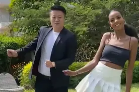 在非洲当霸道总裁，带世界小姐逛金矿，网红“非洲十年”什么来头图片