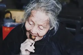 江西84岁五保户顿顿吃咸菜，死后发现藏97万现金，钱怎么处理了？图片