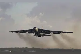 解放军19架歼10起飞，逼退美国轰炸机！台媒：应该将美机迫降大陆图片