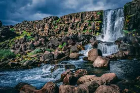 男人只要和女人聊这3个话题，不久后，她会主动联系你图片