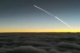 “长征七号”疑似飞过台湾上空，民众围观议论，惊动台防务部门图片