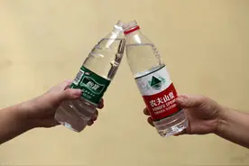 矿泉水版图之争，怡宝为什么做不过农夫山泉？图片