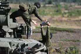 每日消耗10万发炮弹，俄军火库会被耗光吗？看看苏联遗产有多丰厚图片