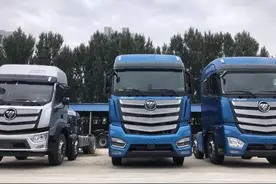 欧曼EST至尊版牵引车详解！福田康明斯15升发动机+12.3寸悬浮大屏图片